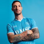ssc napoli maglia gara home 20242025 – 99 – andré-frank zambo anguissa SSC Napoli | Scopri la Collezione Sullo Shop Ufficiale